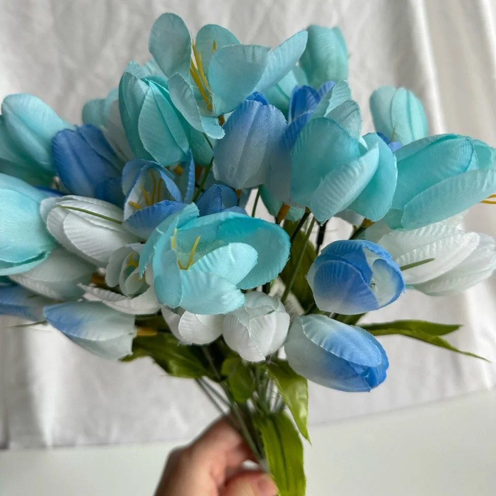 NWT Artificial Blue & White Tulip Bouquet – Lifelike Faux Floral Arrangement